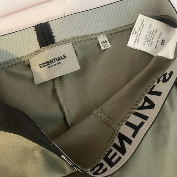 Fear of God Essentials biker shorts - Picture 2 of 3